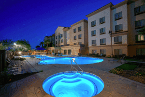 DoubleTree Night Spa and Pool